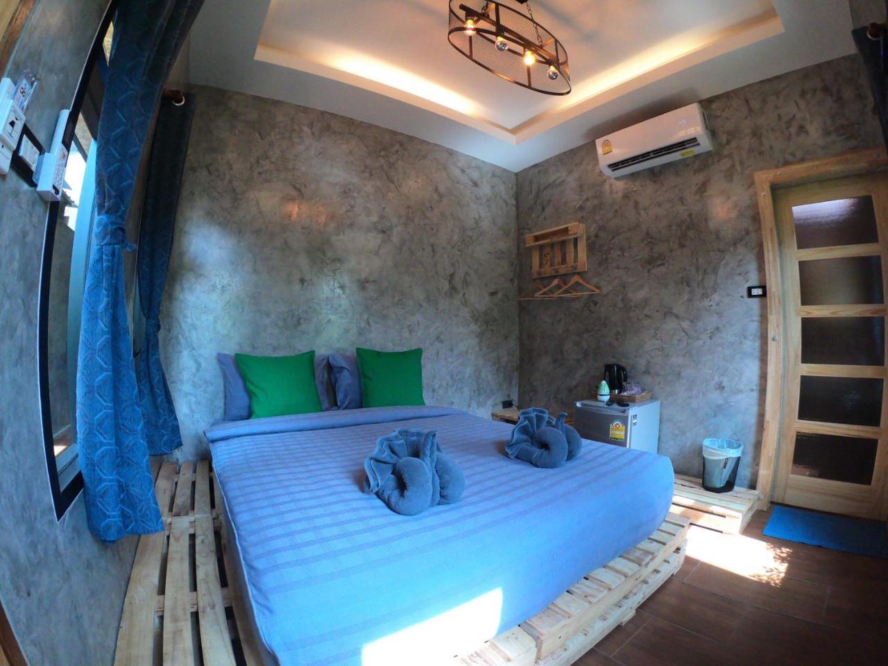 Samed Big Whale Hostel Rayong Ngoại thất bức ảnh