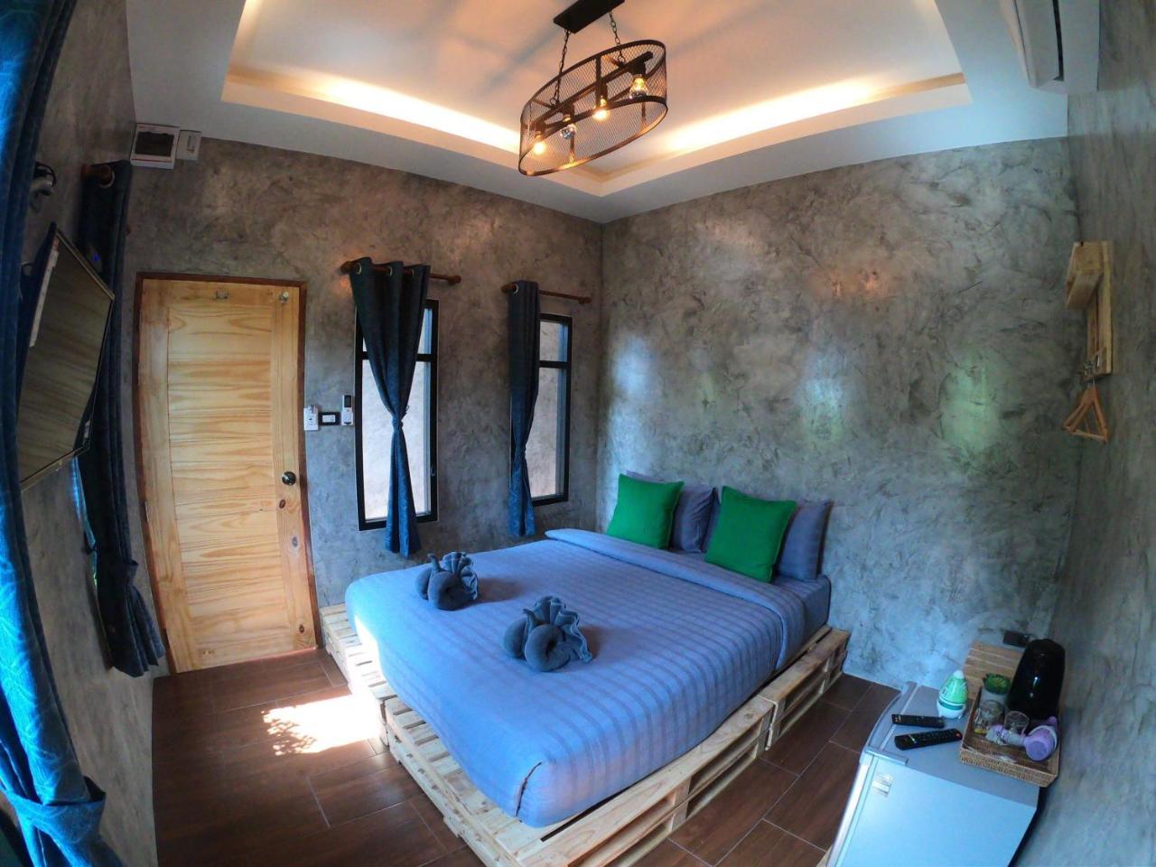 Samed Big Whale Hostel Rayong Ngoại thất bức ảnh